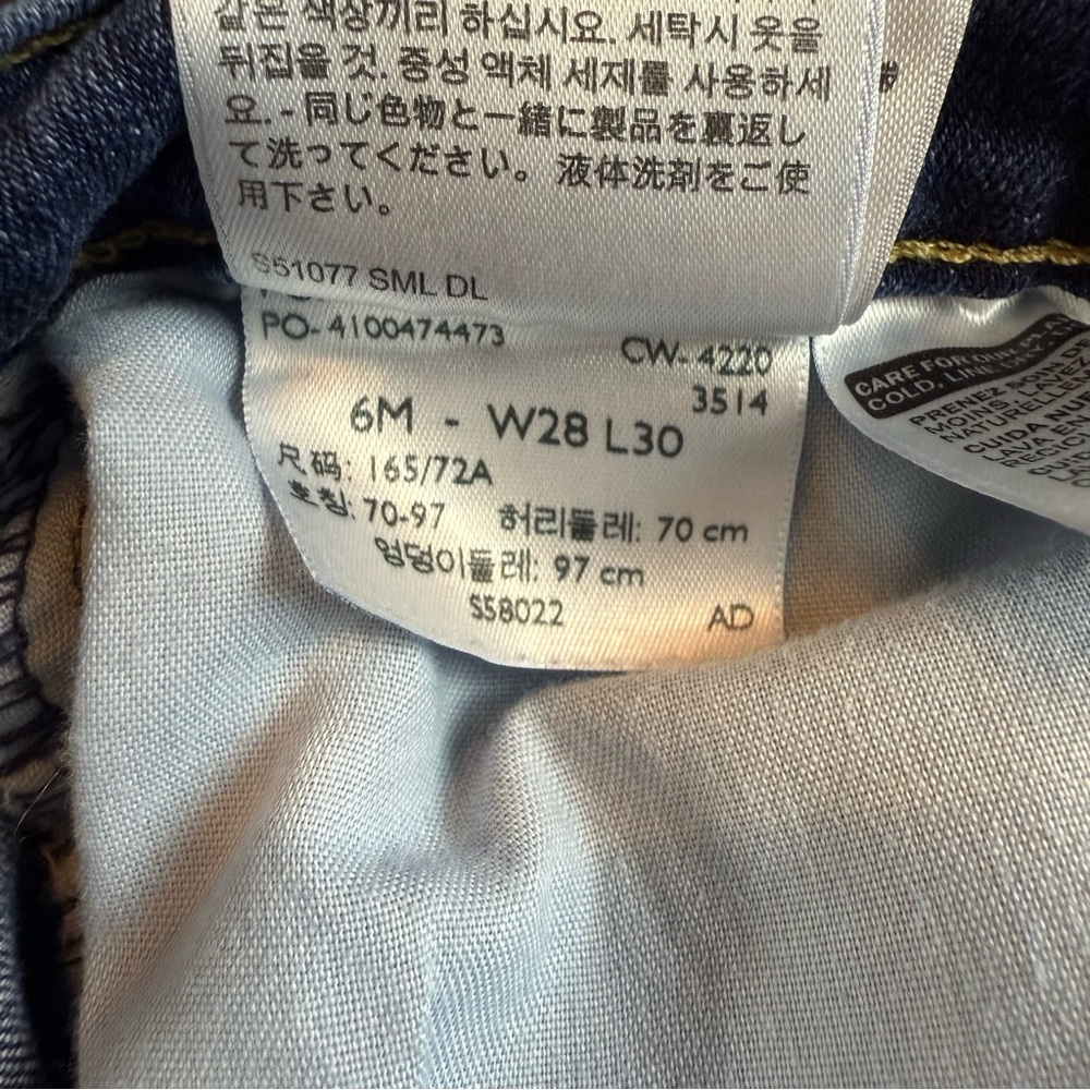 Levi's Women's‎ Jeans Classic Straight Size 28 28X30 Medium Wash Mid Rise - Picture 4 of 10